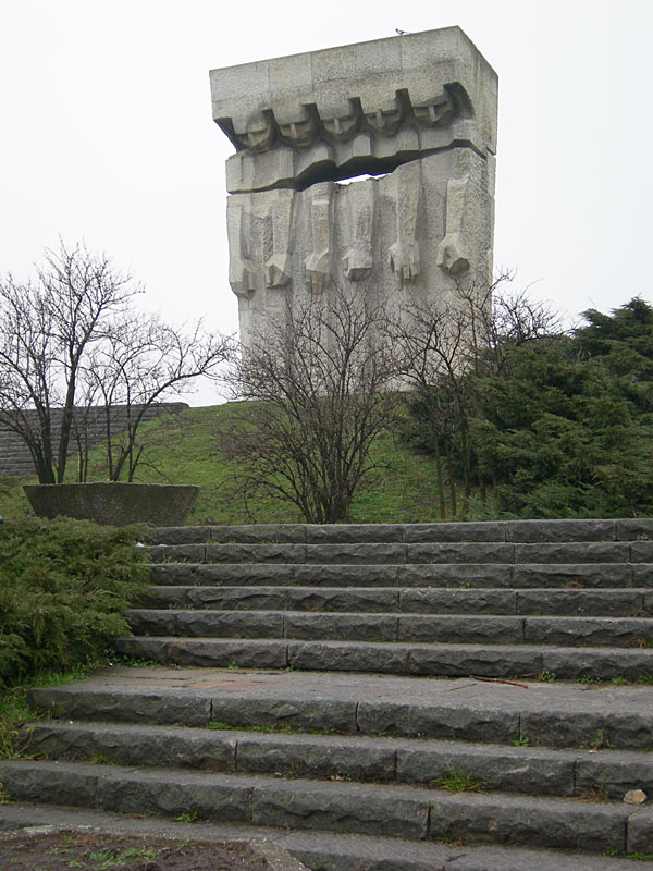 Monumento en Plaszow - foto Jacques Lahitte